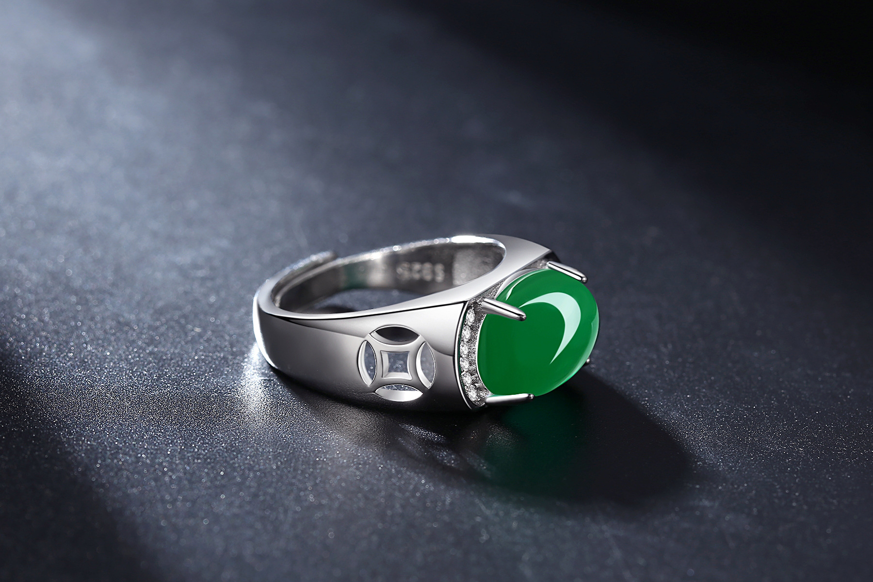 复古民族风绿玛瑙戒指男绿玉髓宝石男士戒指镂空指环时尚饰品批发