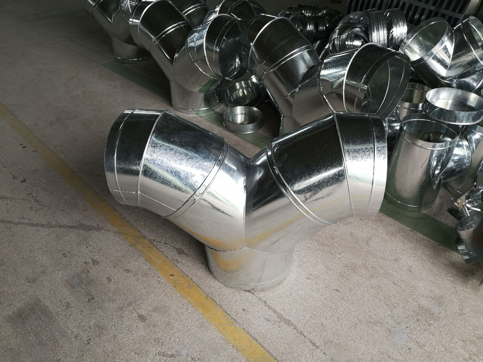 定制镀锌白铁皮三通排烟管通风管t/y型异径斜三通圆形通风配件