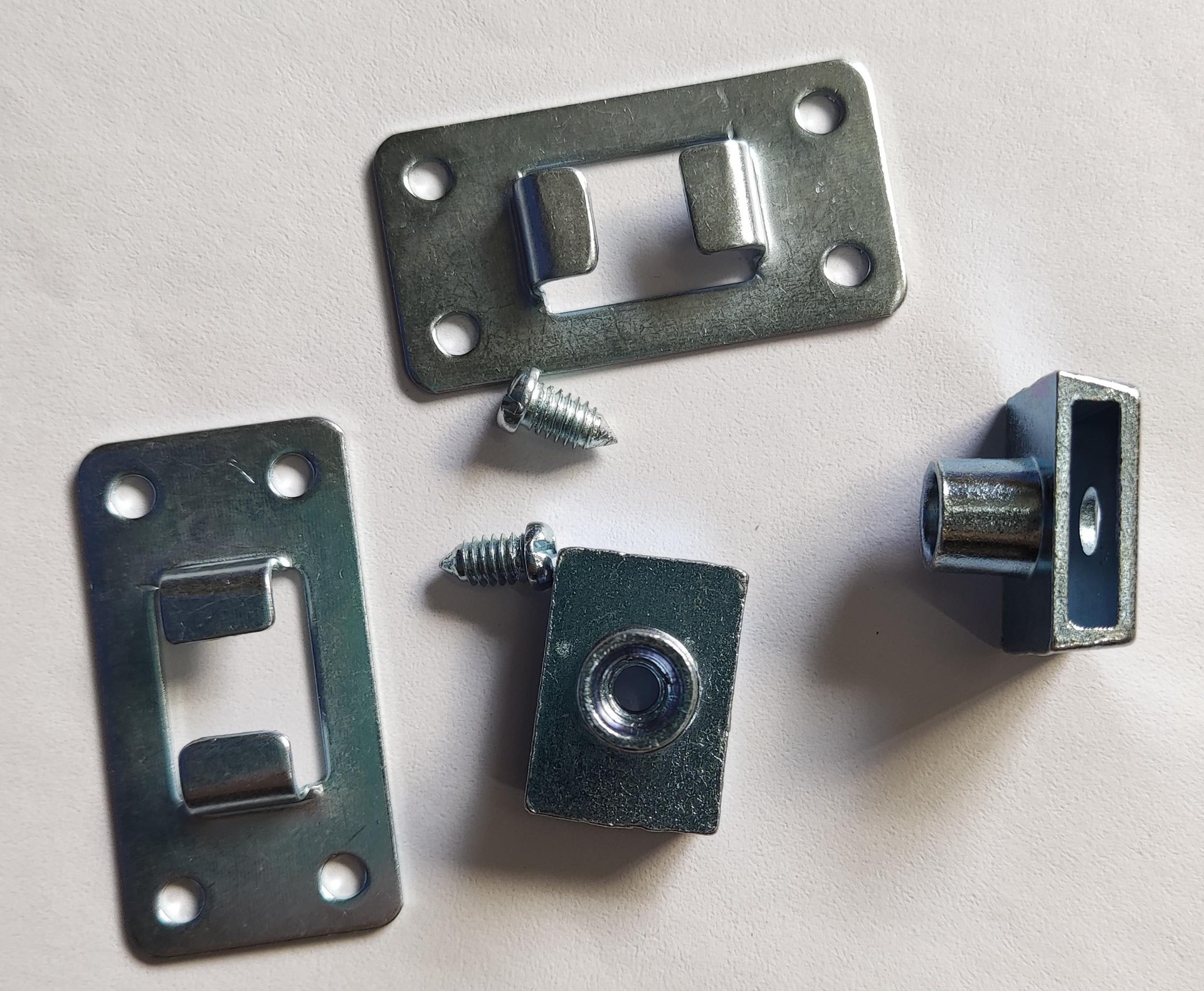 厂家直销三联正面锁配件家具五金配件抽屉锁配件螺丝锁杆配件定制