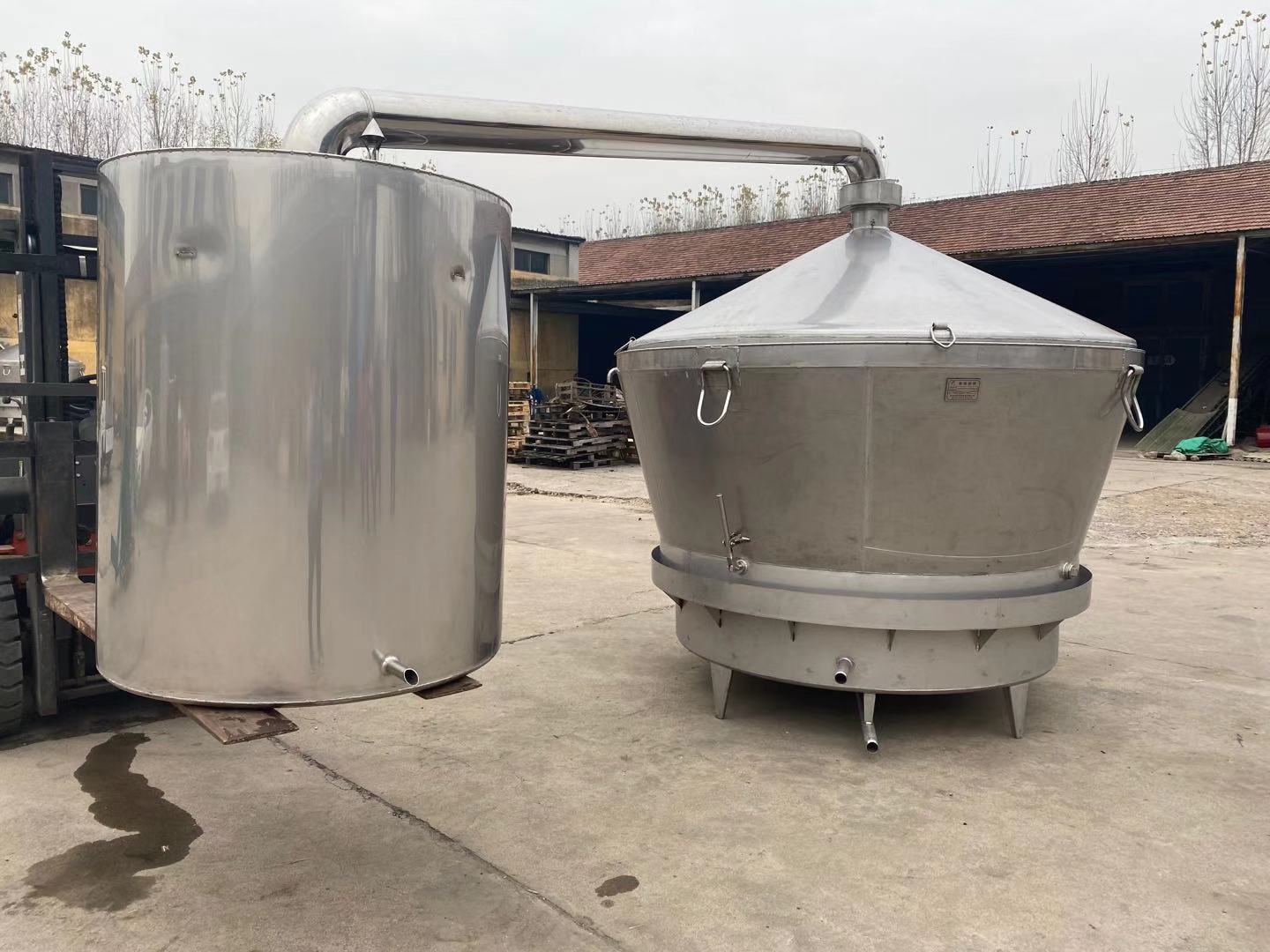 干料发酵烤酒设备 家用小型煮酒设备 行车吊锅酿酒设备生产厂家