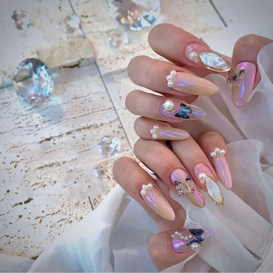 日系美甲新款仿真镭射蝴蝶贴纸ins风3d凹凸防水可爱指甲装饰品