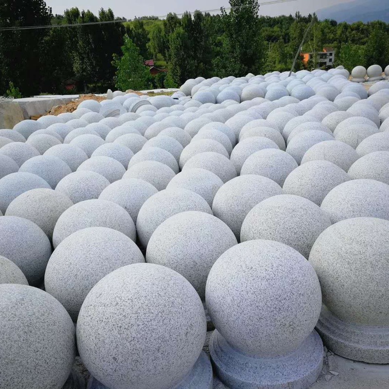 芝麻白挡车球 湖北芝麻白石球 芝麻白拦路石球 芝麻白石球路障