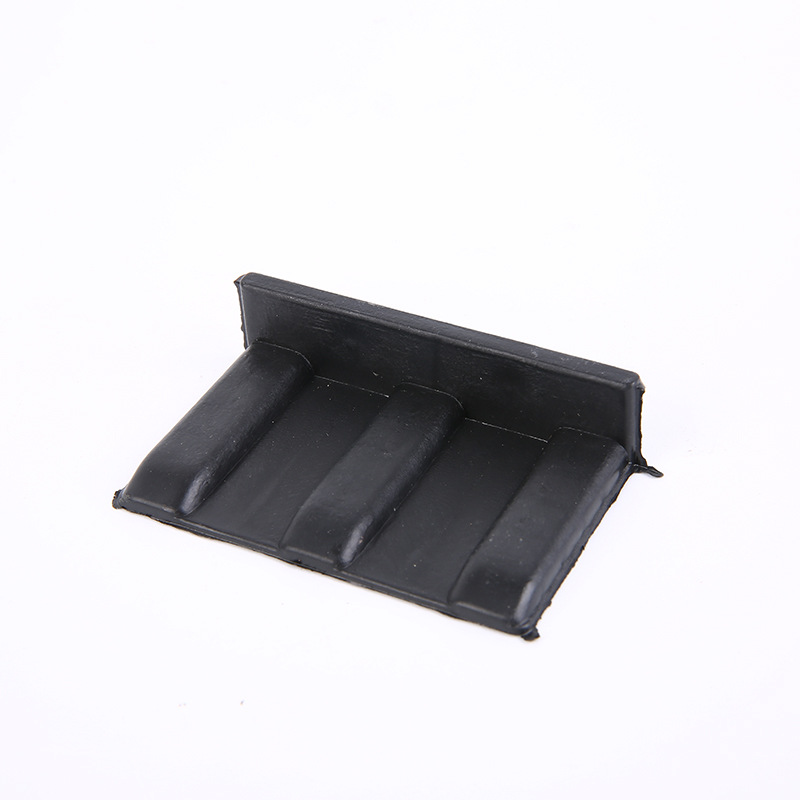 厂家直销 防盗门专用塑料垫新款防护钢木门室内门划痕三角塑料垫