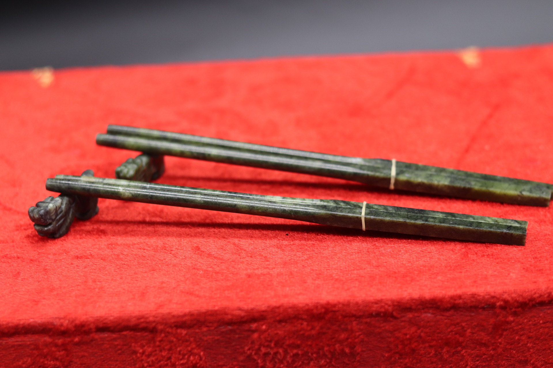 天然南玉石筷子两双摆件工艺品龙龟小乌龟鱼座商务婚庆居家礼