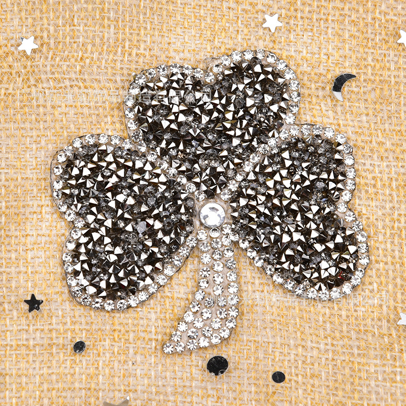 厂家批发 四叶草花烫钻图案服装包帽发夹头巾水钻贴钻diy饰品配件