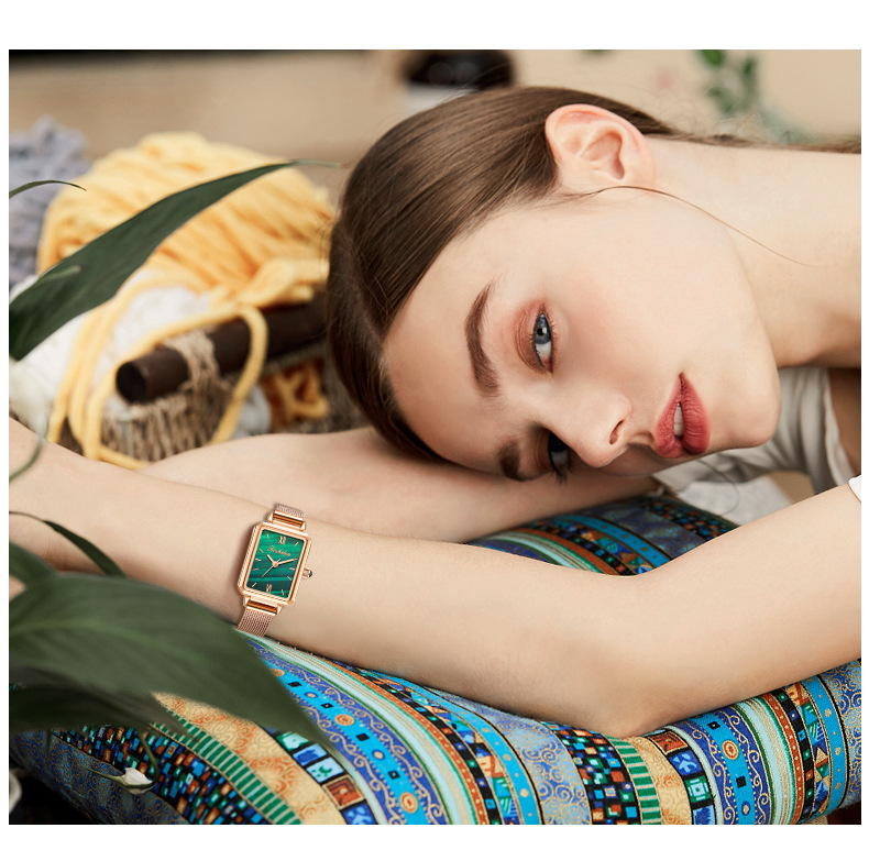 厂家批发抖音明星同款博仕顿小绿表手表女学生简约网红小表盘代发