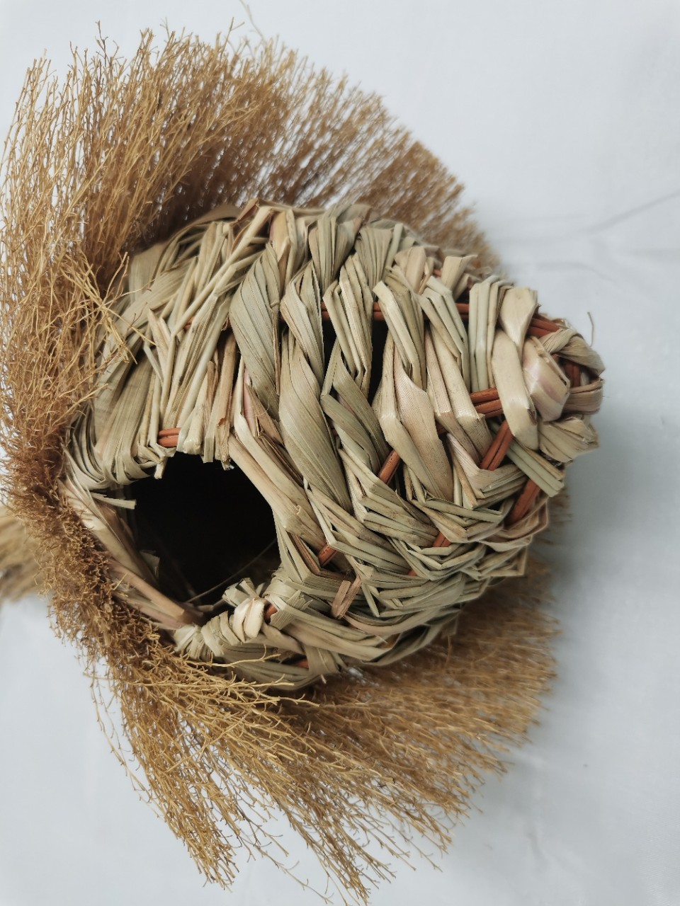 手工编织鸟窝 鸟屋 芒花草编 户外装饰草编鸟窝