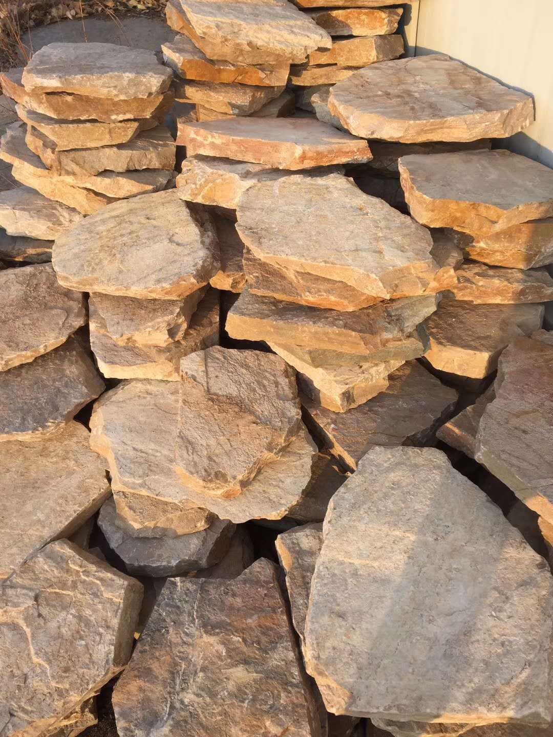 布丁石厂家供应天然踏步石园林汀步石庭院别墅草坪脚踏石青石板