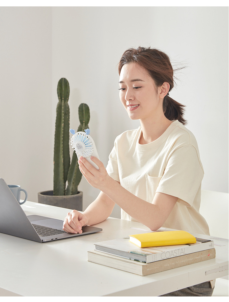 小风usb迷你持小型学生宿舍手扇随身可充电风扇静音办公室便携式