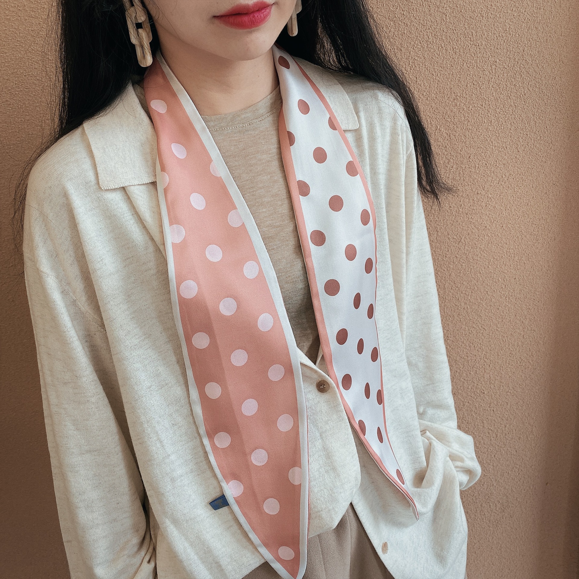 东大门新款春夏女百变小丝巾窄丝巾绸尖角领巾菱形巾百搭圆点波点