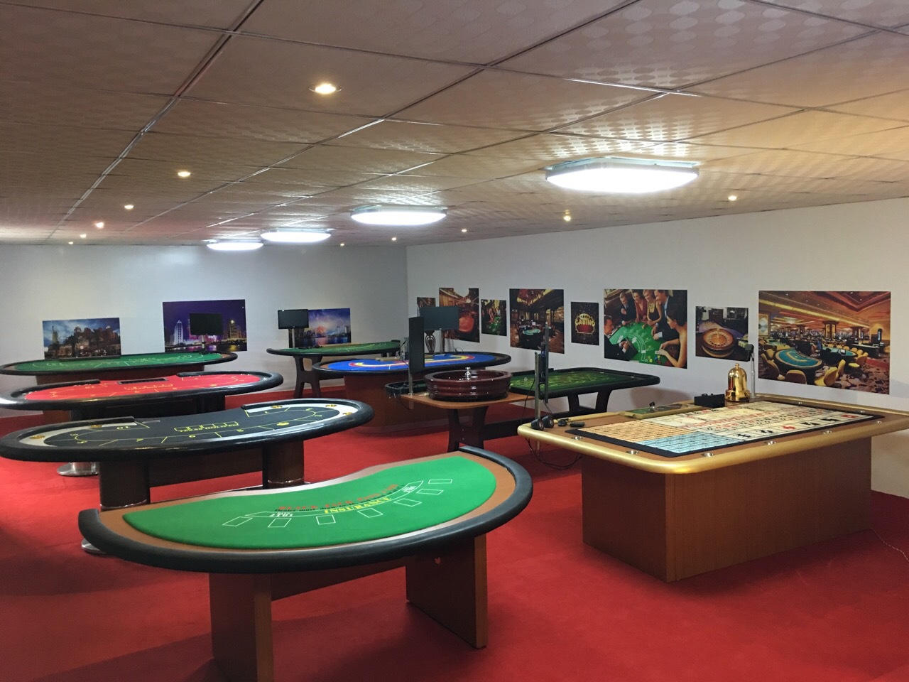 厂家热销 千变九位百乐21点扑克娱乐桌 实木德州扑克桌 游戏桌