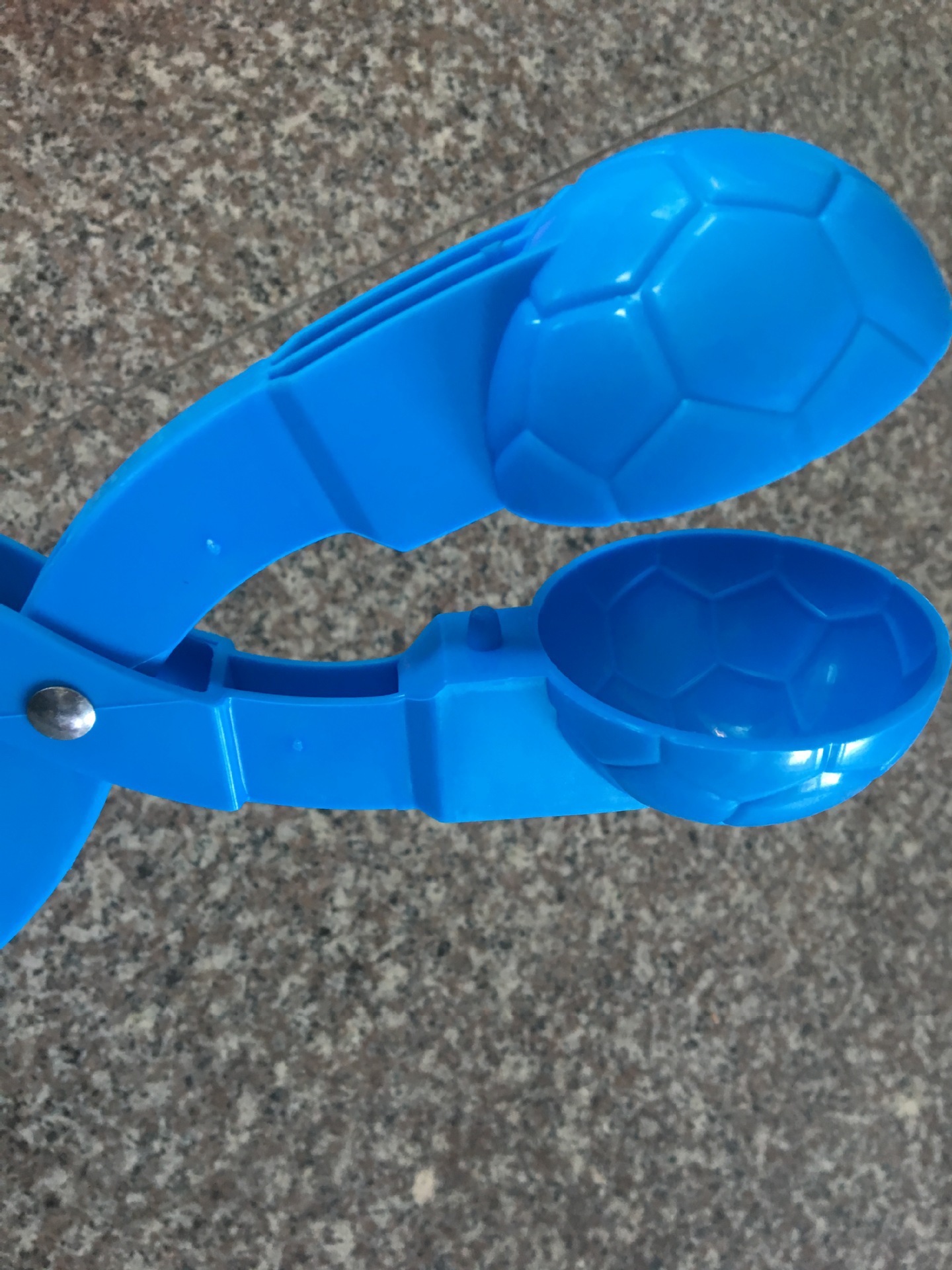 Snow Supplies New Football Rivet Snowball Clip Beach Toy Snowball Utensils