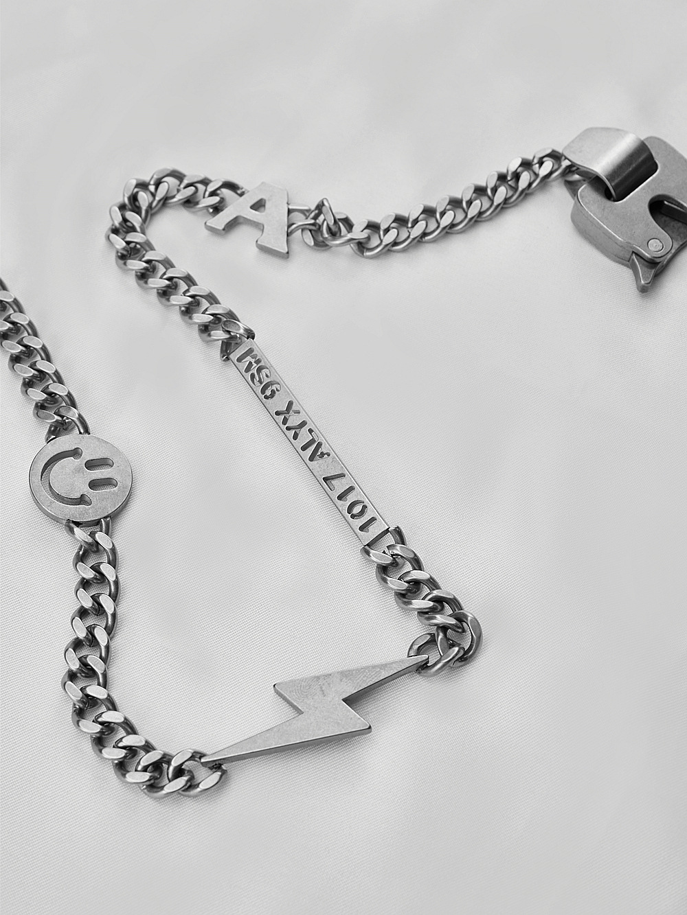 1017 alyx 9sm 工业机能风钛钢项链 男女嘻哈潮人金属扣英雄项链