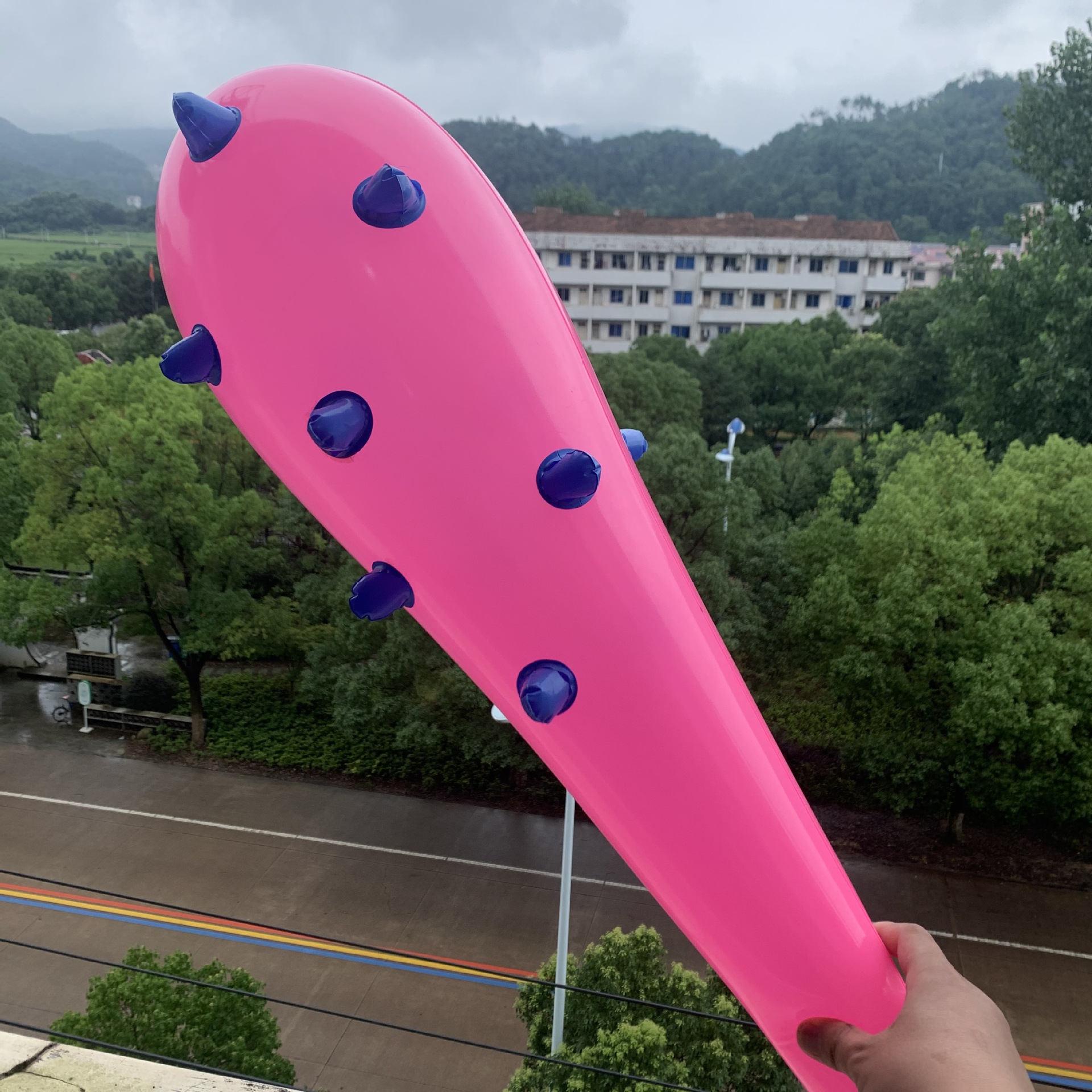 厂家直销大号充气狼牙棒 pvc彩色狼牙棒儿童充气棒锤充气玩具批发