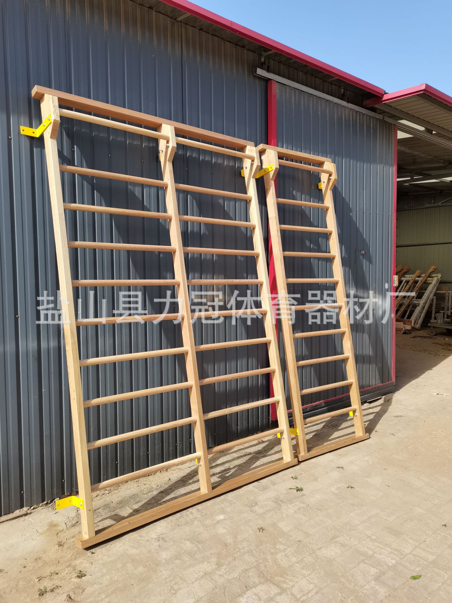 1,悬垂脚举腿;2,悬垂屈腿触胸;3,依肋木倒立4,悬垂车轮跑(6次以上);5