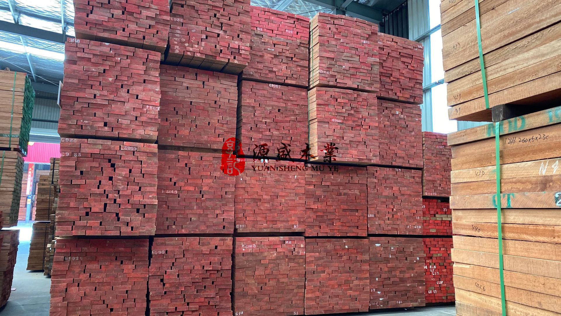 常年批发红玫瑰红翅木板材非洲实木烘干可定制紫金檀木红玫瑰