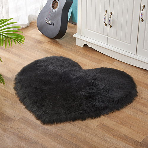 Wool-like Heart-Shaped Carpet Living Room Home Floor Mat Cute Heart Plush Sofa Cushion Cute Decoration