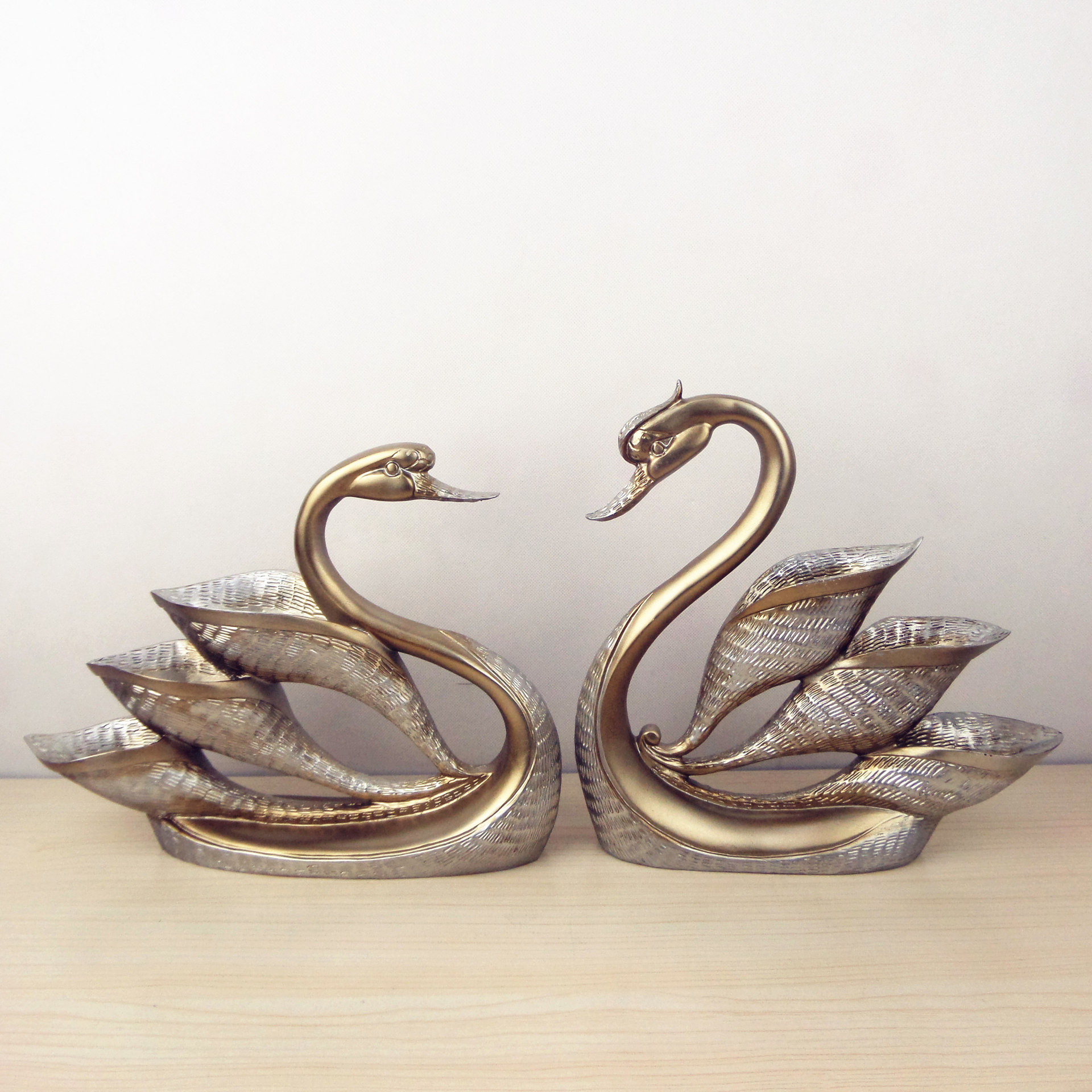 情侣天鹅摆件创意欧式家居饰品客厅酒柜电视墙样板间展厅装饰摆设