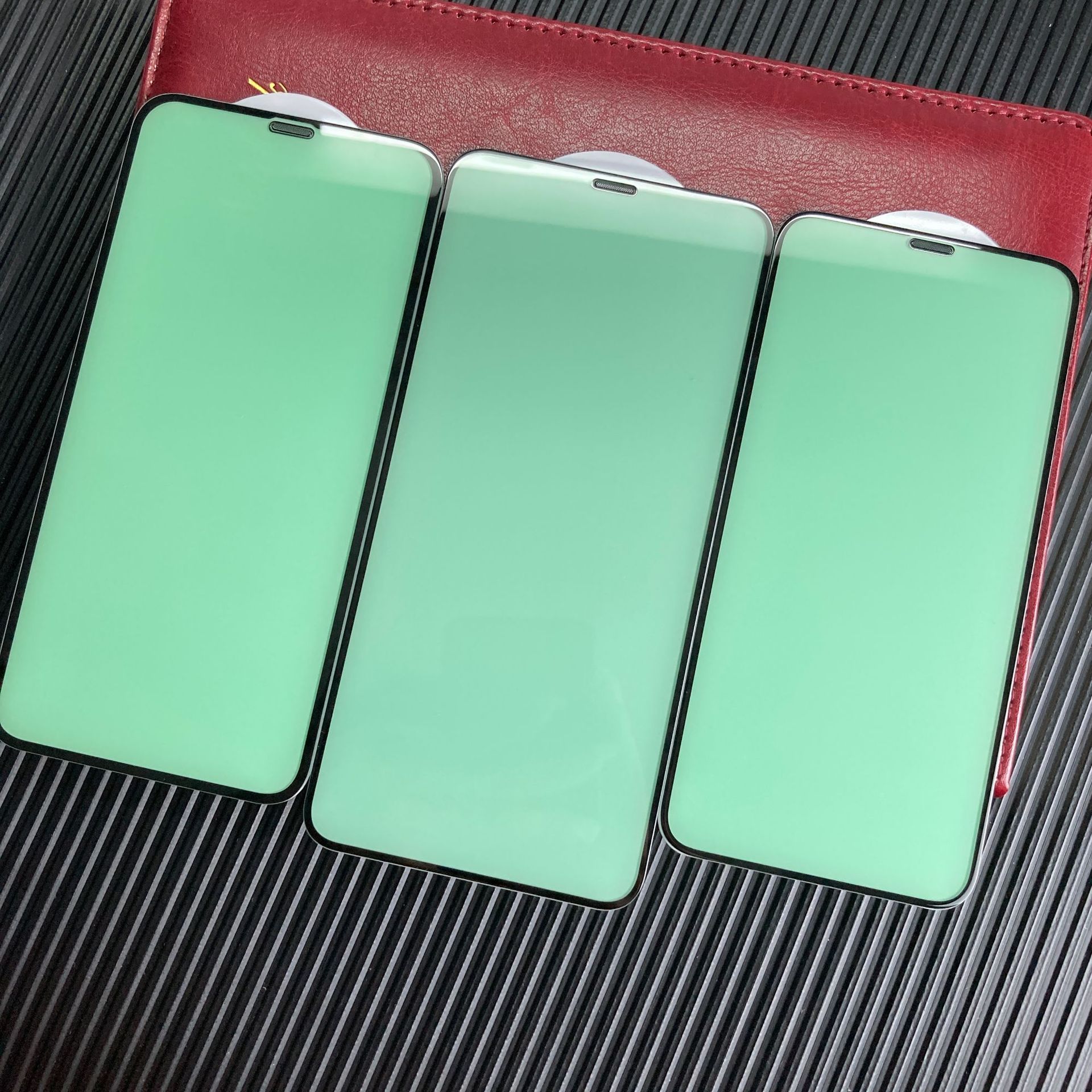 使用纯绿光ab胶贴合,有效保证了防强光,防紫外线,防蓝光的效果; 2.