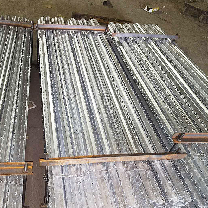 【y型柱】现货镀锌牛栏铁丝网 y型钢柱 可喷漆带刺草原 y型钢柱