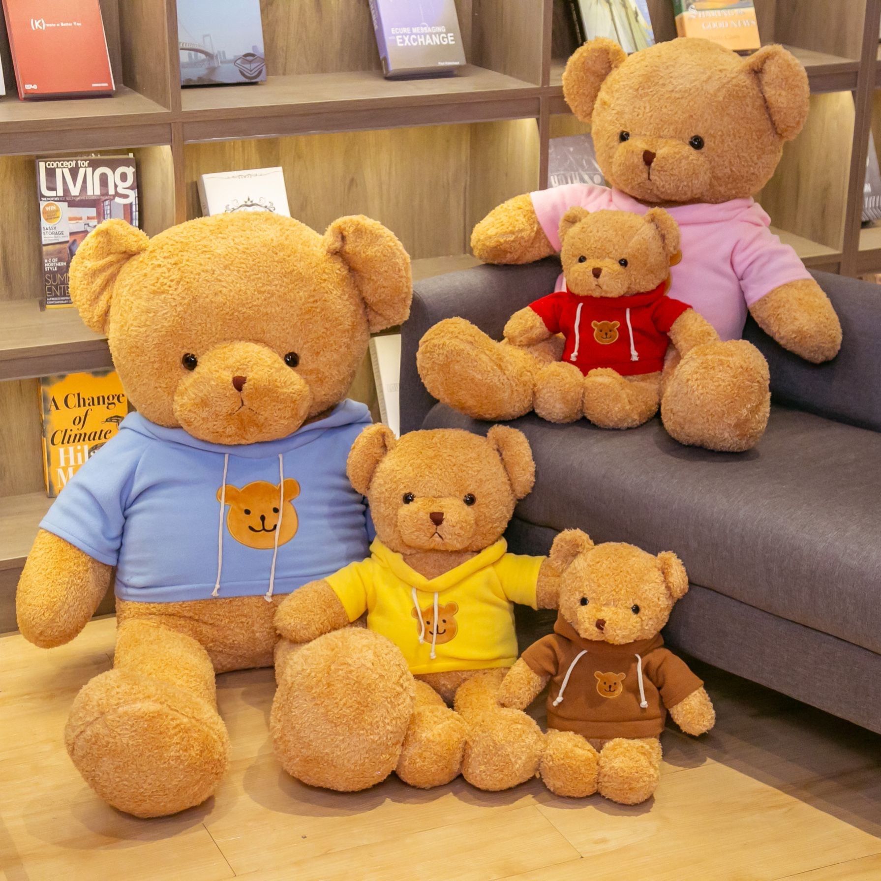 泰迪熊毛绒玩具创意卫衣熊公仔大小号可爱女生玩偶生日礼物批发