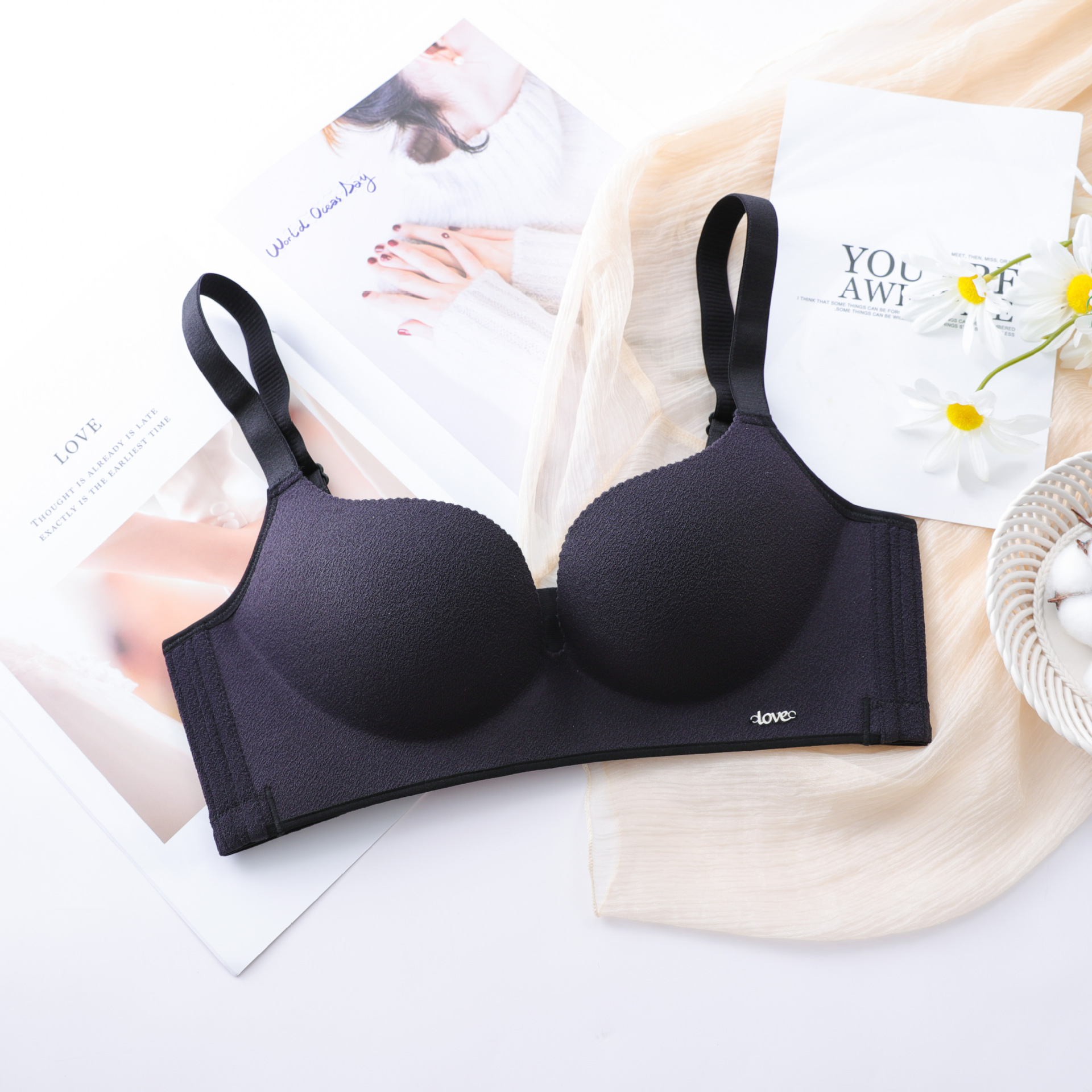 2020夏季新品a10性感光面乳胶棉文胸无钢圈 聚拢无痕上薄下厚内衣