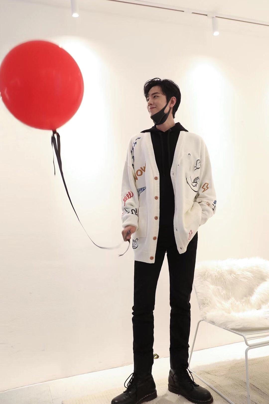 肖战gg情侣同款老鼠和猫涂鸦字母刺绣百搭宽松针织开衫男女毛衣