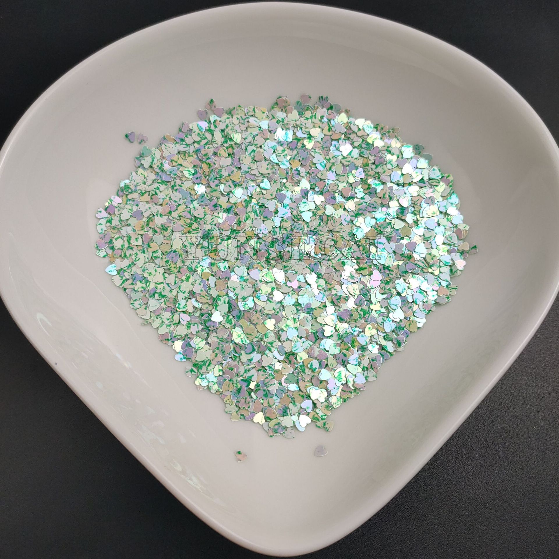 云色彩油彩花纹亮片3mm心形 流沙手机壳闪粉工艺礼品辅料亮片