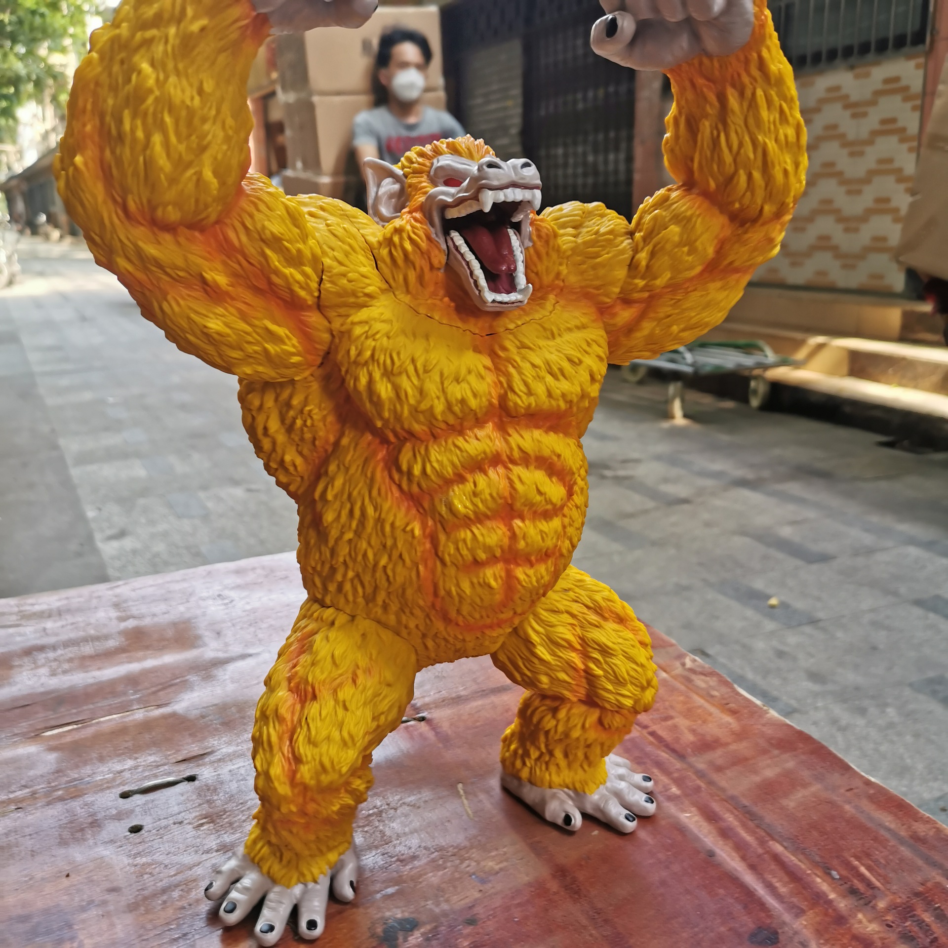 厂家直销七龙珠剧场版超大变身黄金大猿大猩猩手办雕像