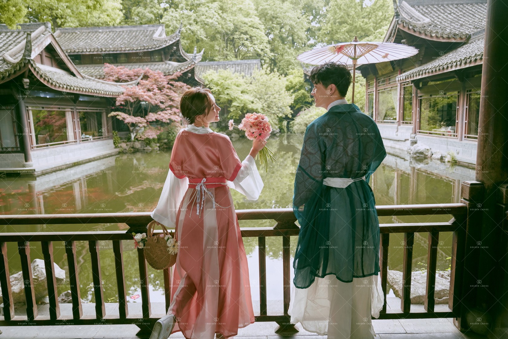 影楼网红复古汉服情侣主题拍照外景旅拍古装艺术照中国风摄影礼服