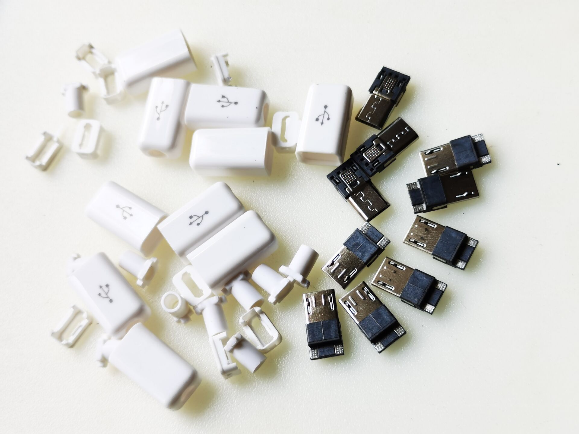 迈克micro安卓充电v8插头usb二三短路/前五后二公头 黑白壳