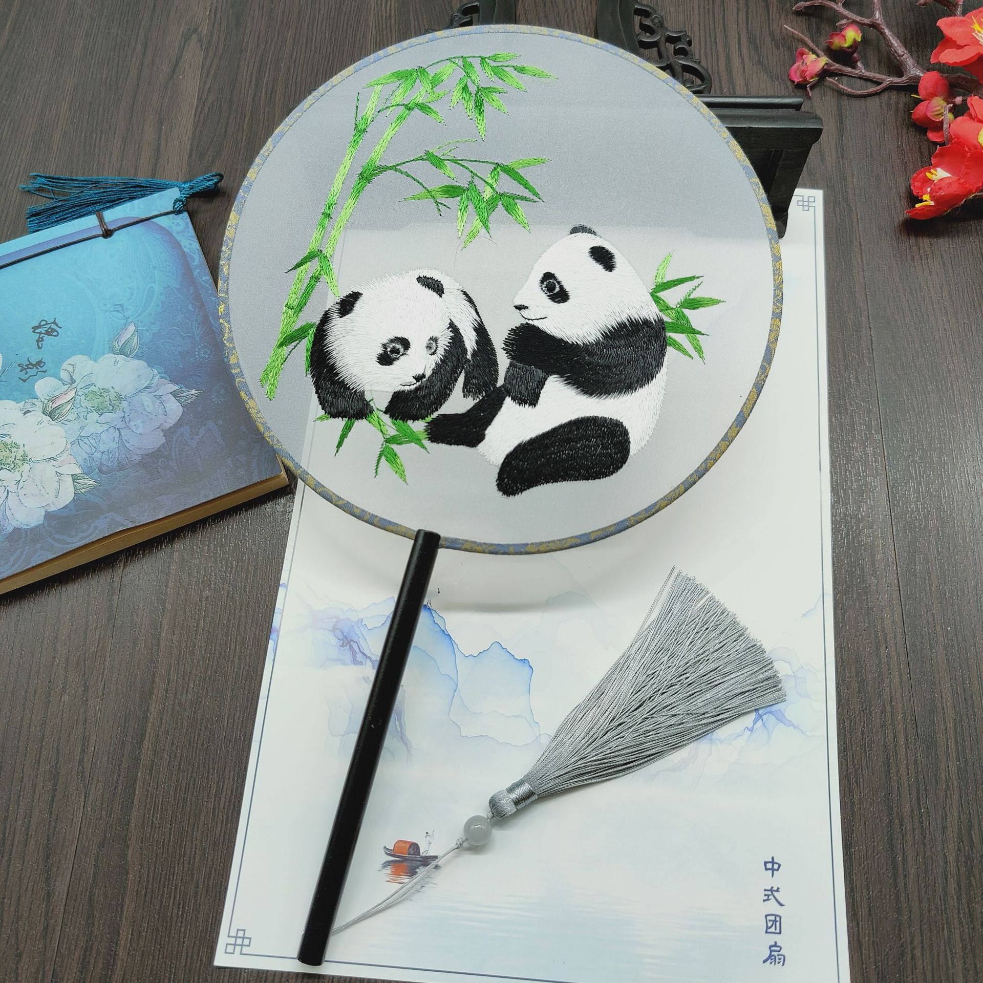 圆形双面刺绣中国风摄影拍照彼岸花团扇宫廷扇汉服女夏舞蹈绣花扇