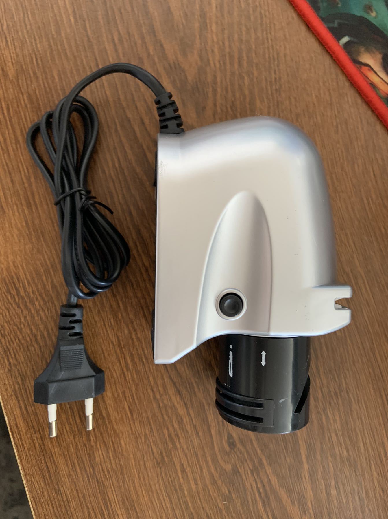 磨刀器电动磨刀石全自动磨刀机磨刀神器家用菜刀磨刀砂轮开刃专用