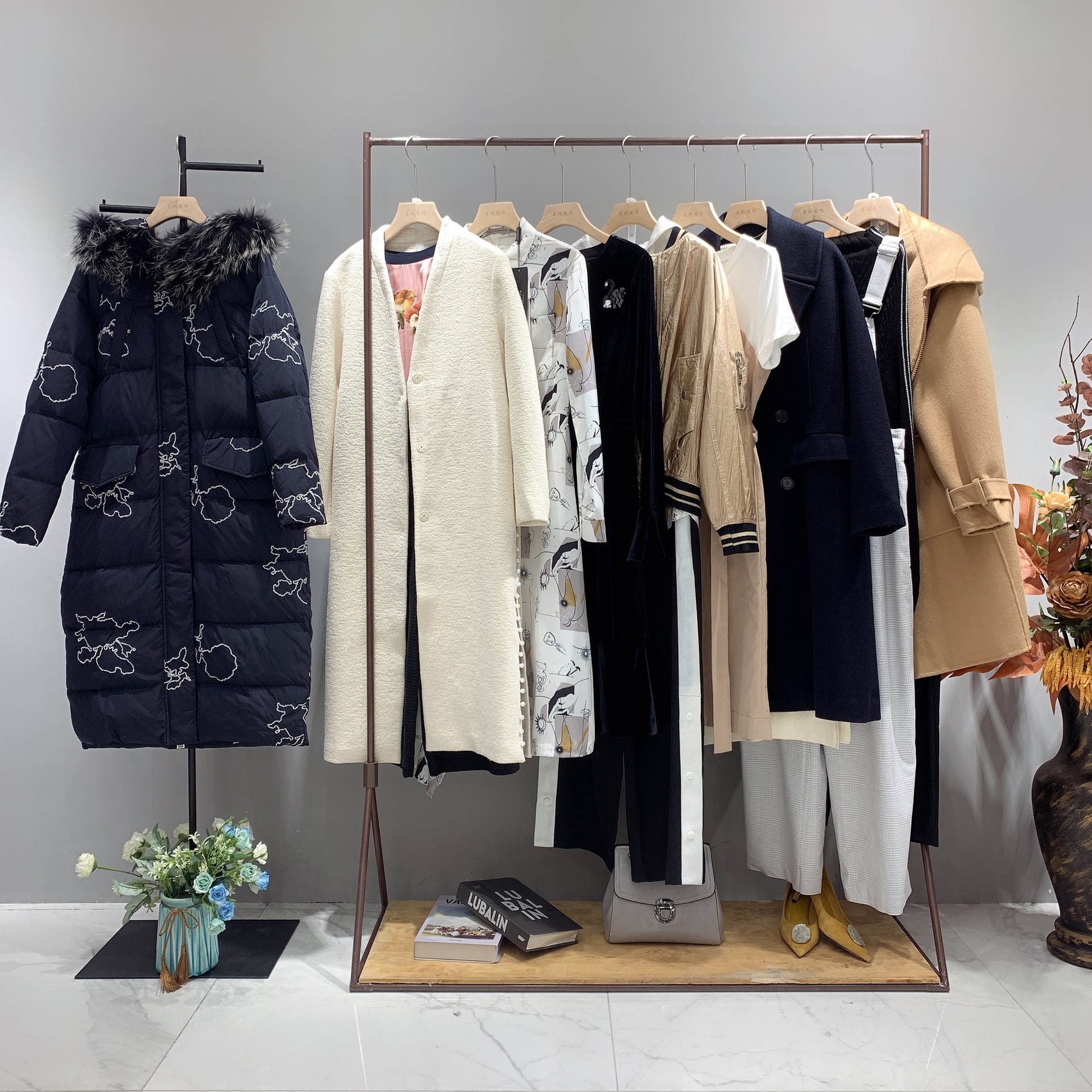 am路卡西一线品牌折扣女装原创设计直播撤柜断码清仓库存大牌尾货