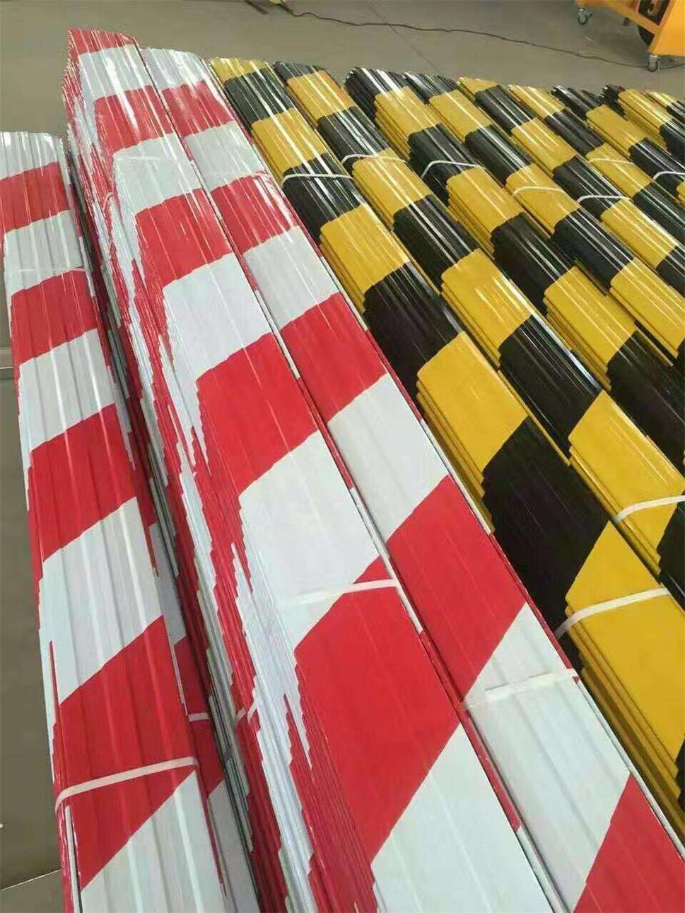 建筑工地标准化铁皮警示带警示条楼层隔离带踢脚线脚手架踢脚板