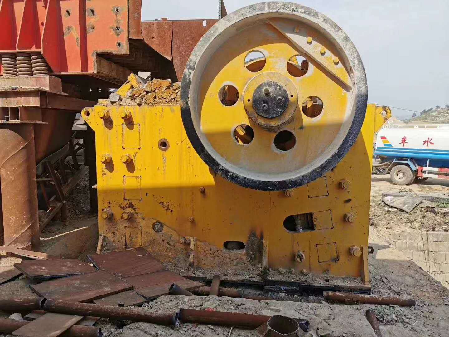 上海建设路桥pe900*1200颚破二手颚式破碎机
