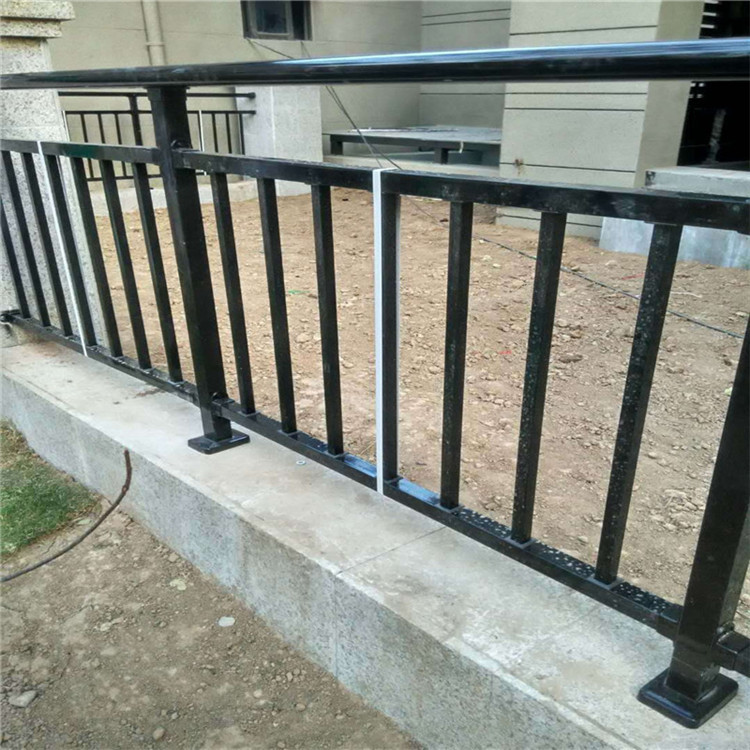 新型阳台栏杆 组装式阳台护栏热镀锌钢管栏杆别墅小区阳台防护栏