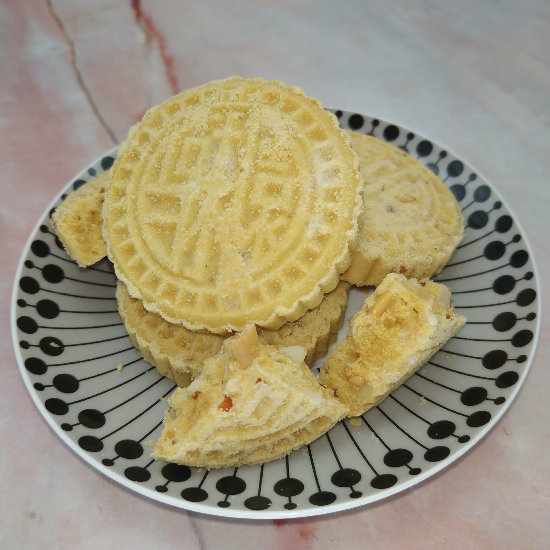 澳门特产炭烧粒粒杏仁饼 广东特产手信礼品传统糕点莲香楼代工同