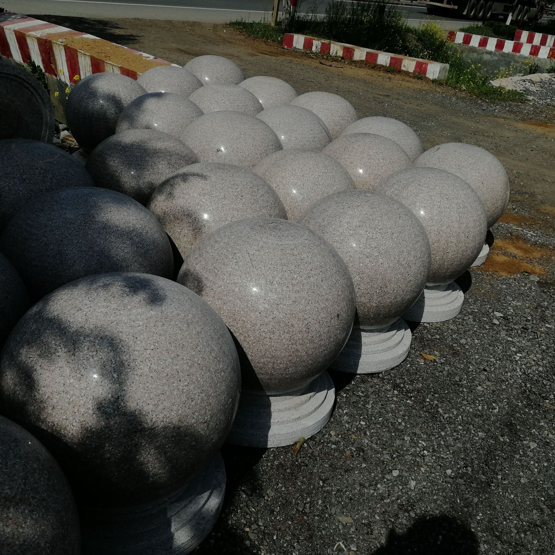 石球石墩路障 广场学校花岗岩防撞石球 挡路圆球