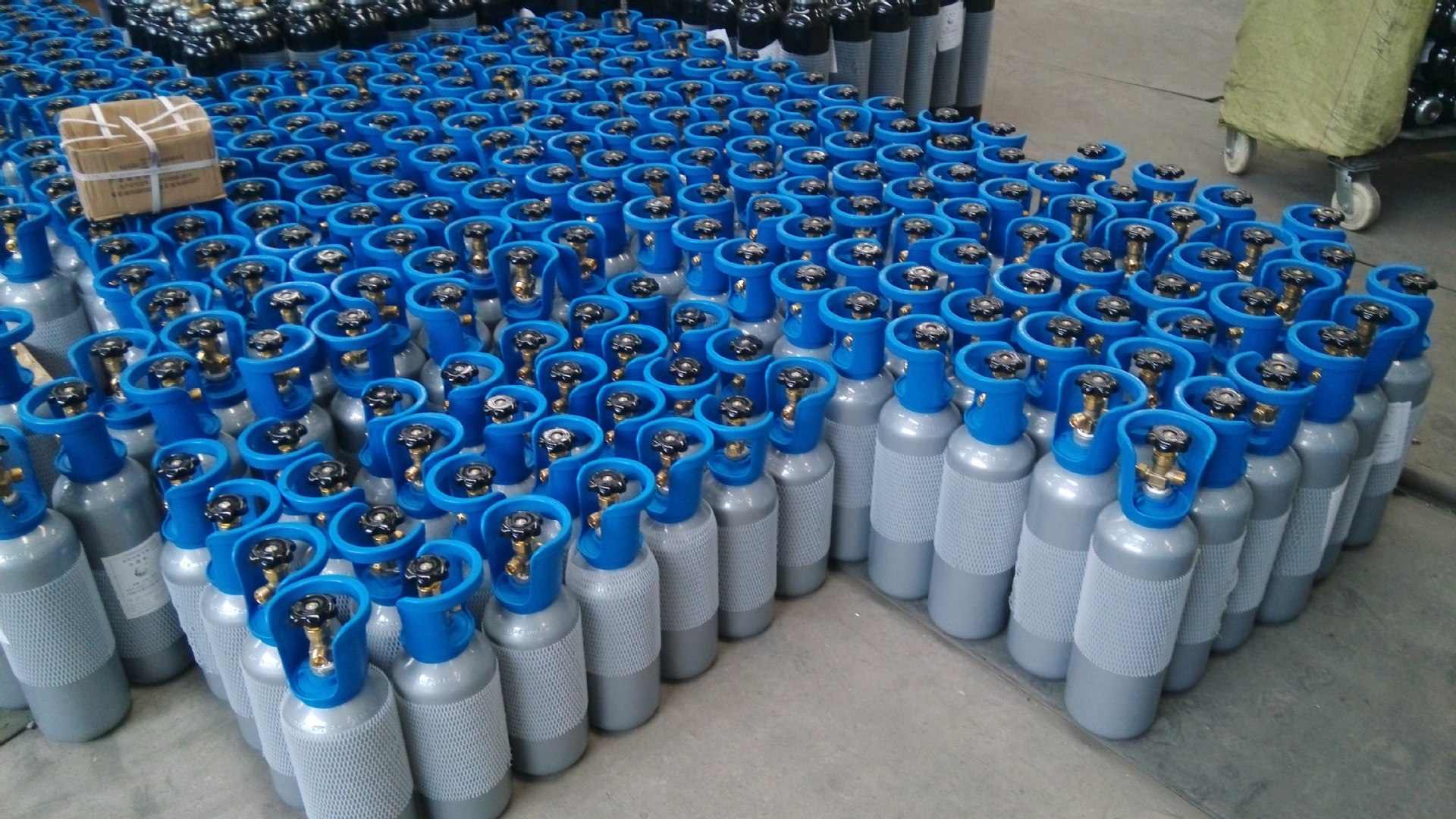 山东华宸4l二氧化碳气瓶 食品级 钢瓶 厂家直销各种型号钢瓶