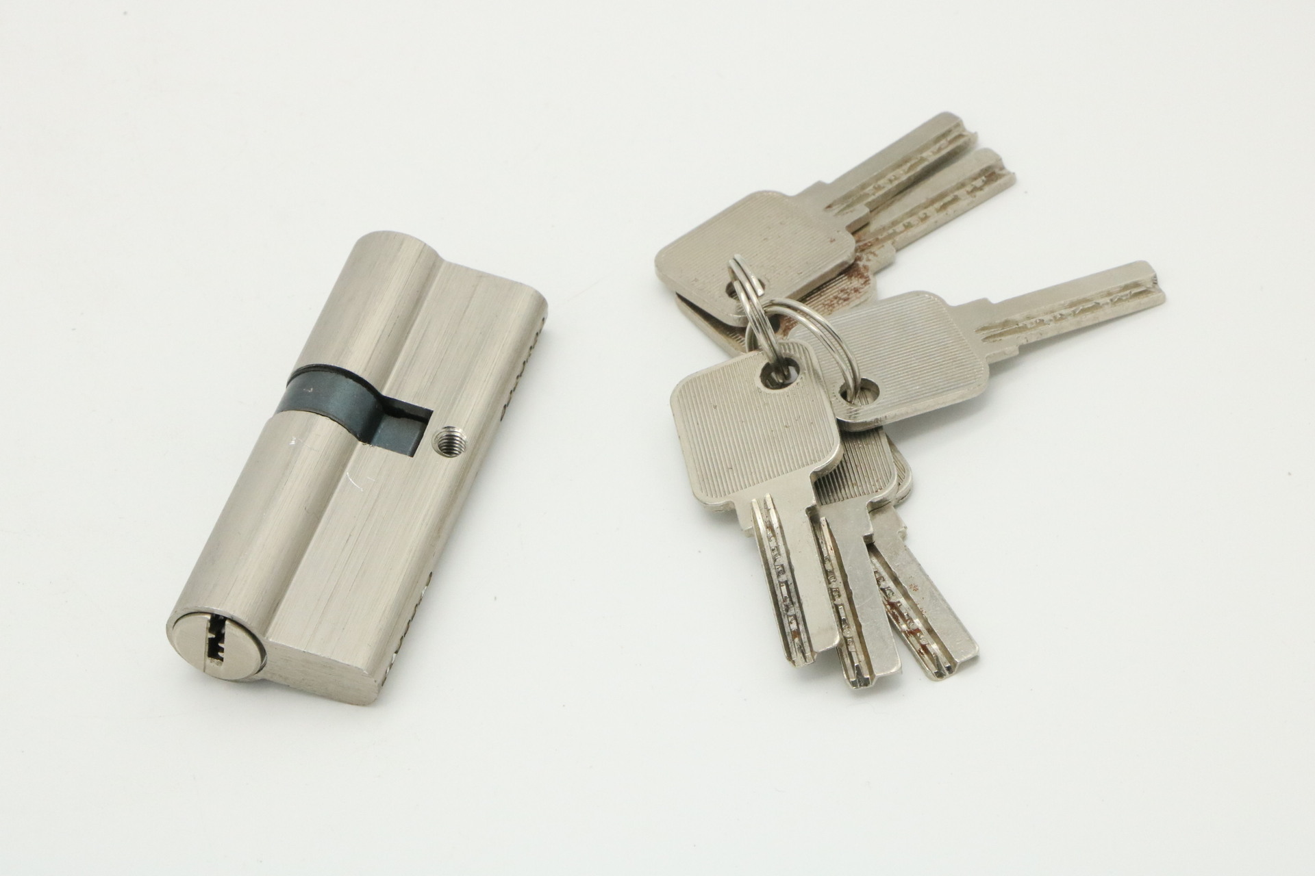 厂家供应锌合金卧室通用锁芯室内门单开锁芯锁具配件多规格