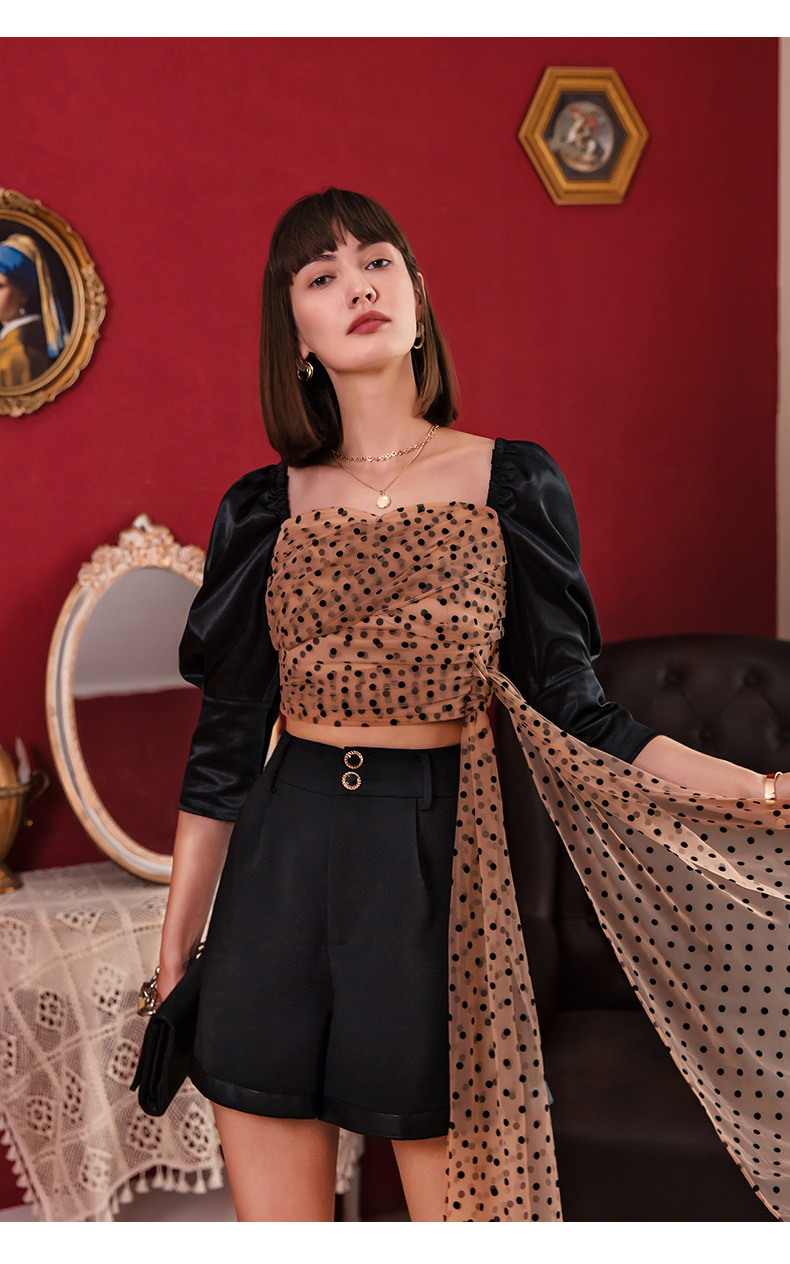 衣阁里拉褶皱植绒网纱拼接黑色缎面羊腿袖蝴蝶结俏皮短上衣71051