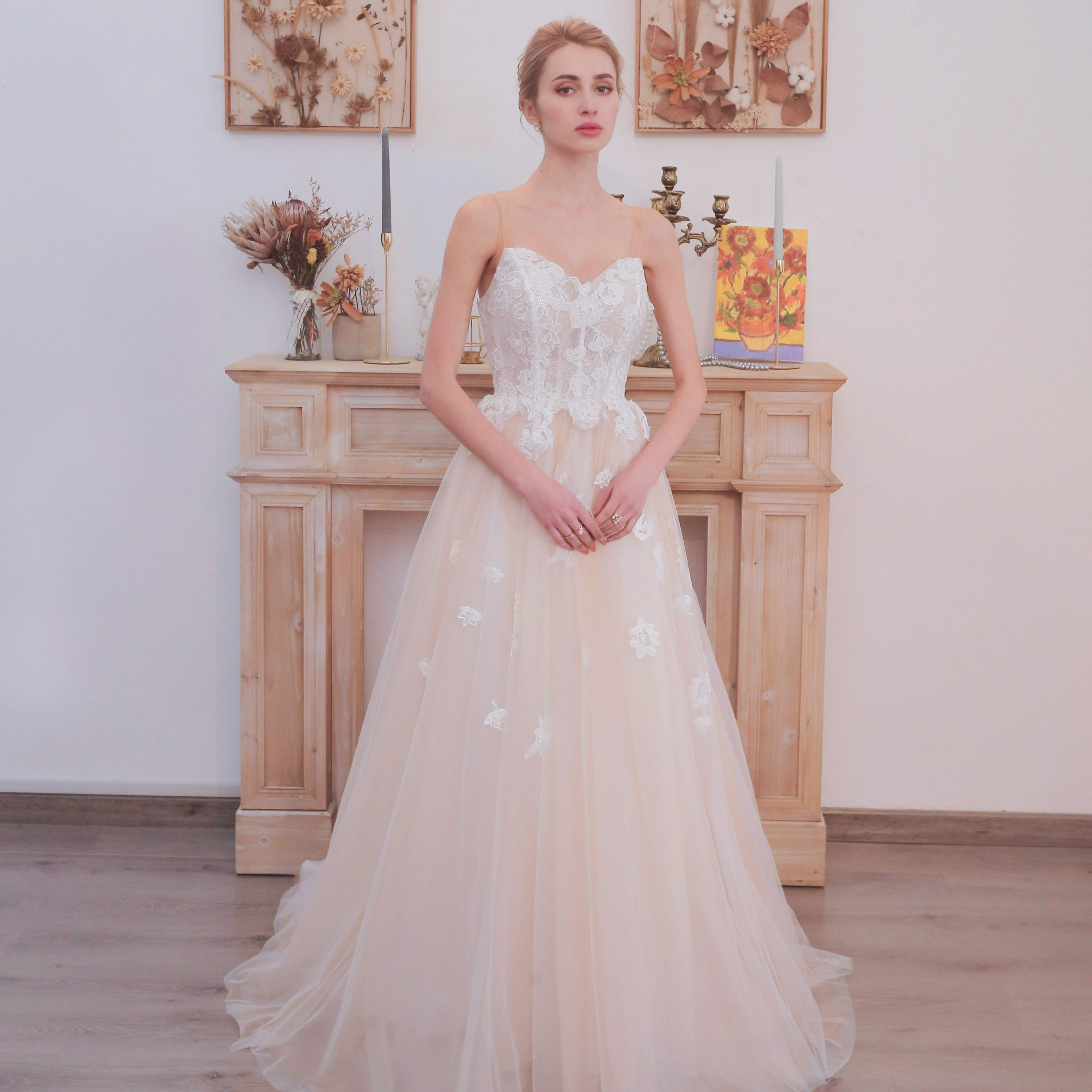 圆领婚纱旅行婚纱花园婚纱森系无袖简约蕾丝绣花敬酒服