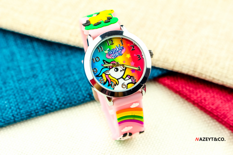 新款儿童彩色面小马卡通手表 幼儿园小学女孩可爱动物石英腕表