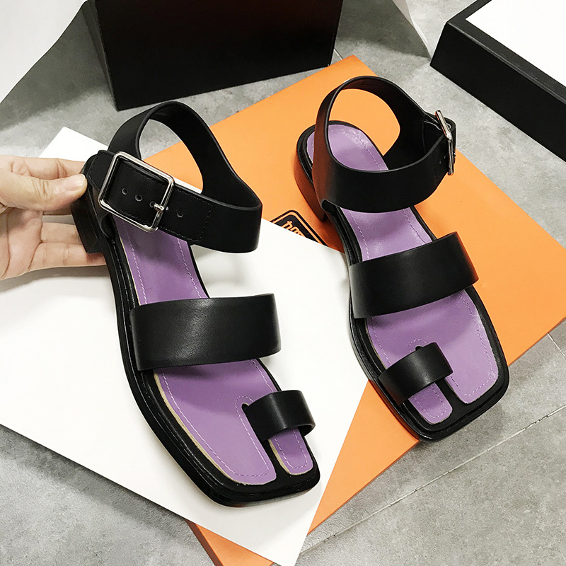 欧洲站戒指分趾凉鞋女夏新款猪蹄鞋平底搭扣休闲分指罗马凉鞋女