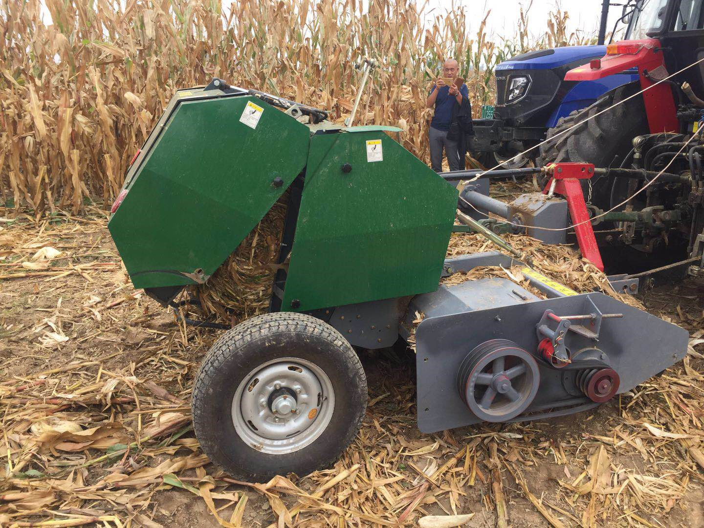 粉碎打捆一体机 全自动玉米秸秆收割粉碎打捆机农牧养殖打捆