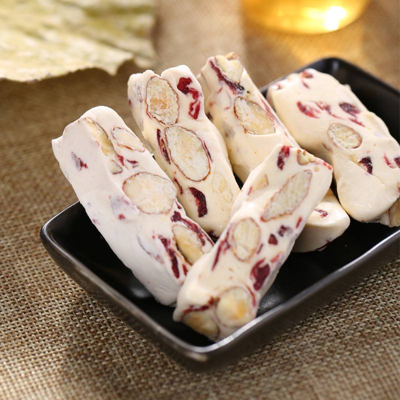 手工牛轧糖台湾特产传统糖果零食景区热卖货源巴旦木蔓越莓可贴牌