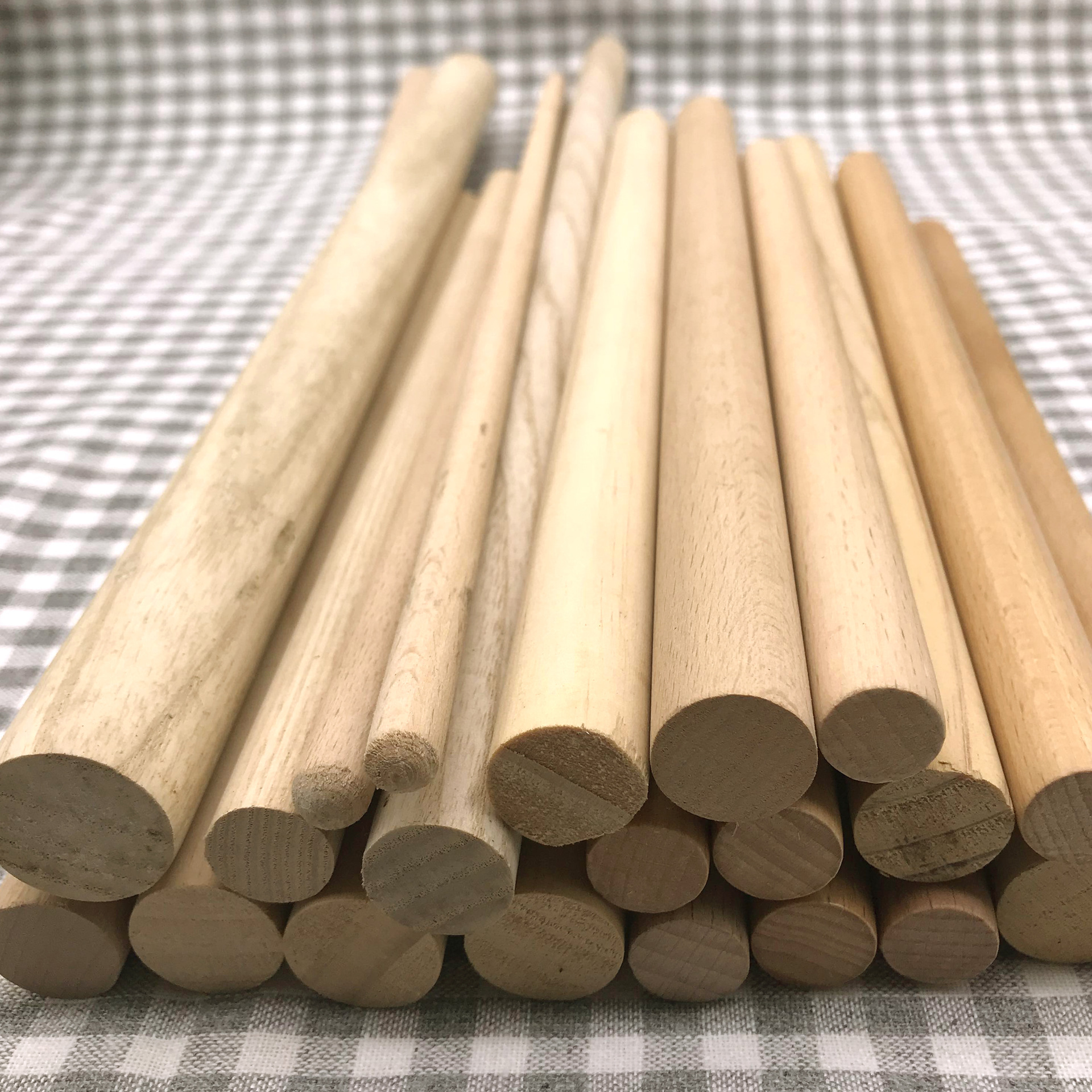 木制圆棍木棒 松木棒 榉木棒 小木棒 圆竹子棒 黑胡桃木棒