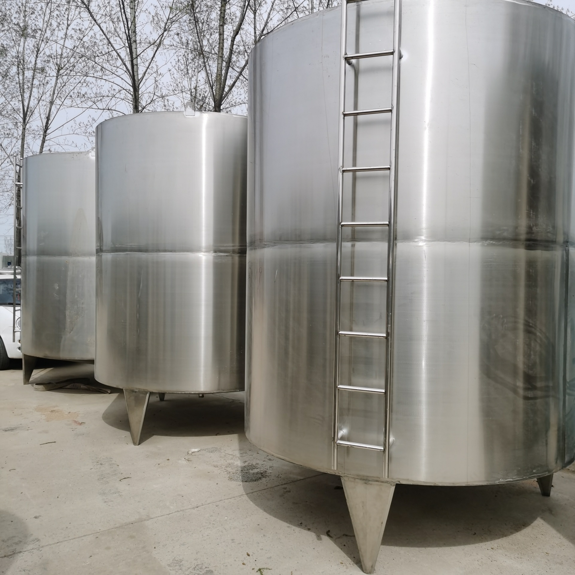 二手立式不锈钢储罐10吨储罐配液罐双层化工液体储存罐