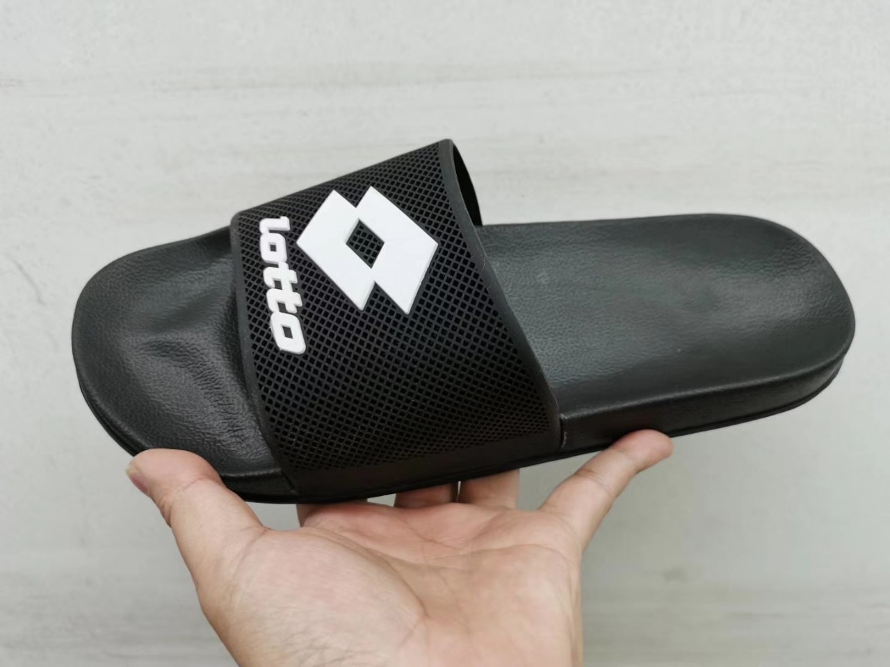 lotto乐途一字拖鞋 滴塑鞋面不怕水舒适防滑耐磨低价批发库存拖鞋